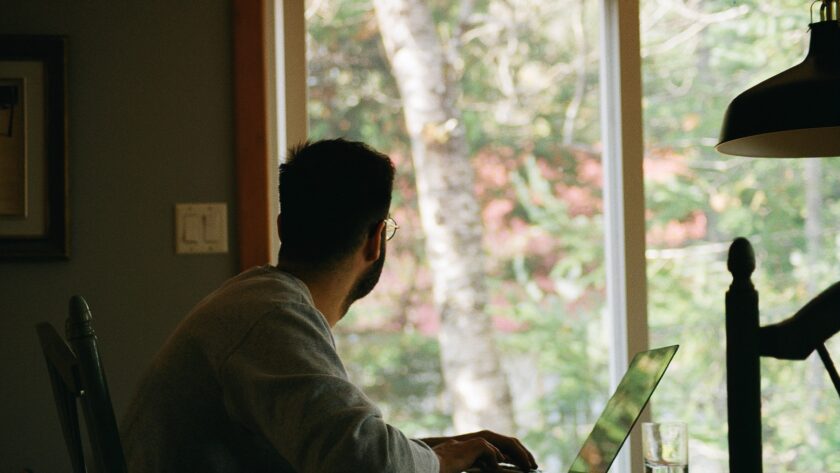 Comment faire pour gérer le stress financier en période d’incertitude économique ?